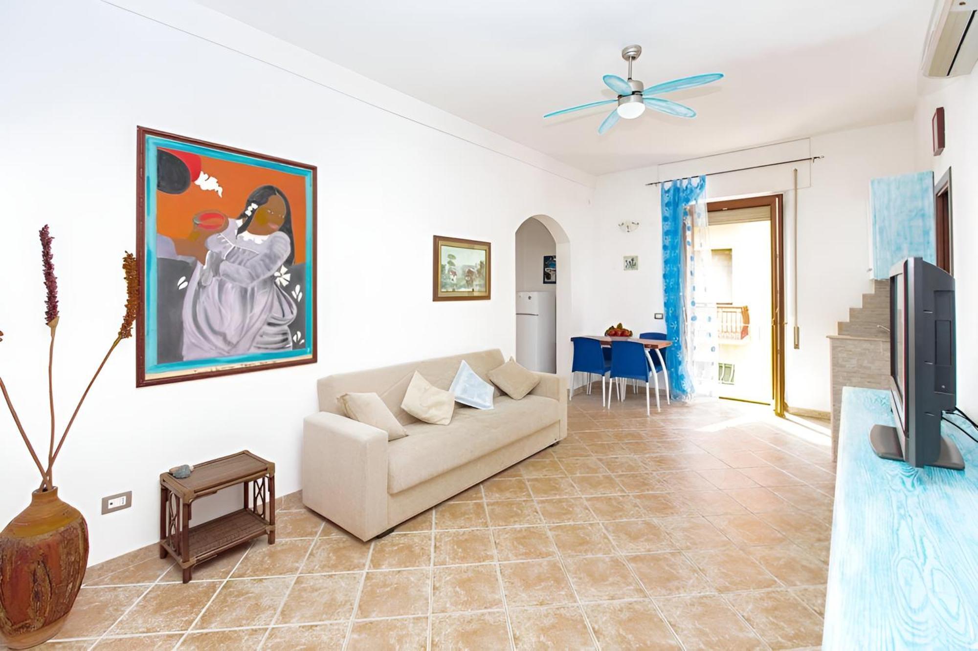 Splendido Appartamento In Pieno Centro Dell'Isola 马达莱纳 外观 照片